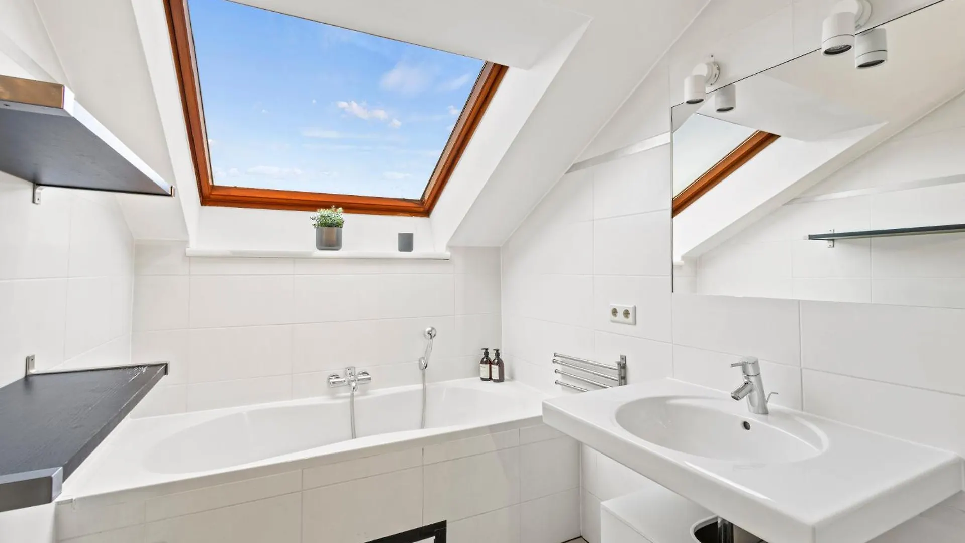 Ferienwohnung Terrace - 155 M² - 5 Min U6 Thaliastrasse Wien