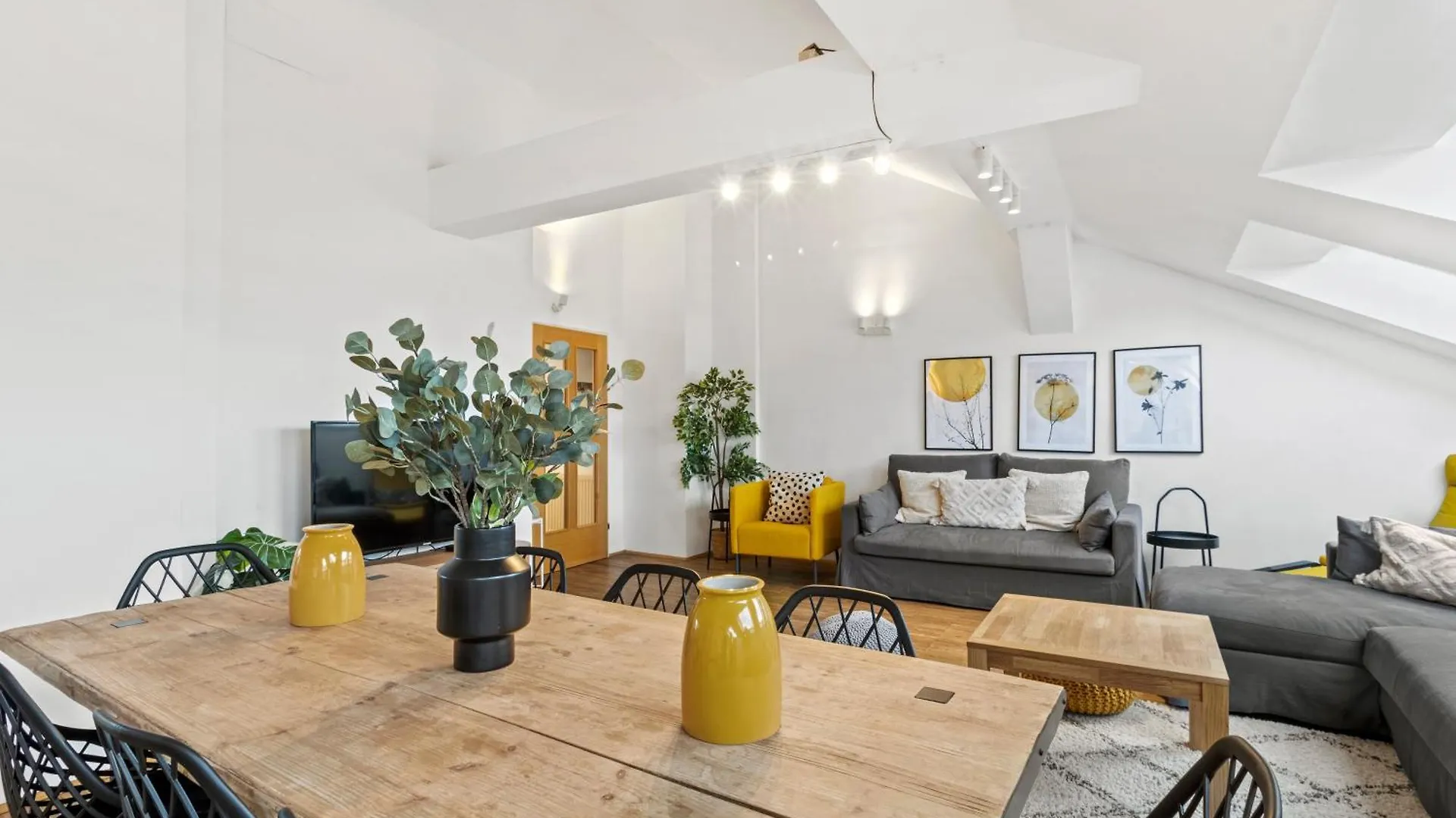 Apartment Ferienwohnung Terrace - 155 M² - 5 Min U6 Thaliastrasse Wien