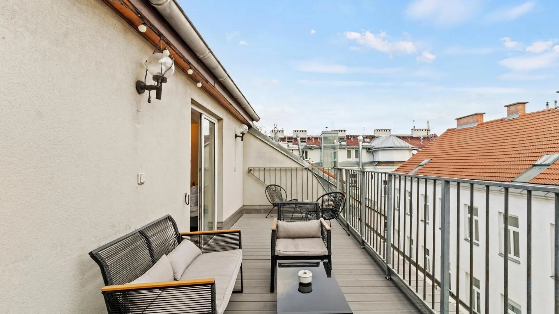 Ferienwohnung Terrace - 155 M² - 5 Min U6 Thaliastrasse Wien 0*,  Österreich
